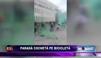 Paradă cochetă pe bicicletă