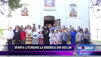 Sfânta Liturghie la biserica din Doclin