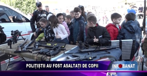 Polițiștii au fost asaltați de copii