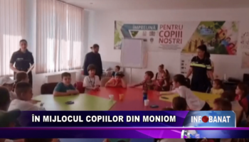 În mijlocul copiilor din Moniom