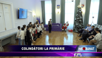 Colindători la Primărie