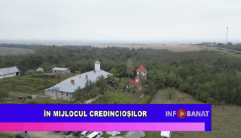 În mijlocul credincioșilor