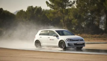 Ce riscați când vă dotați mașina cu anvelope necorespunzătoare