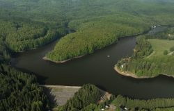 PPC Renewables România anunță golirea temporară a lacului Timiș Trei Ape pentru reabilitarea infrastructurii hidromecanice