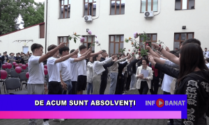 De acum sunt absolvenți