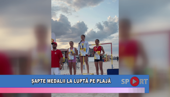 Șapte medalii la luptă pe plajă